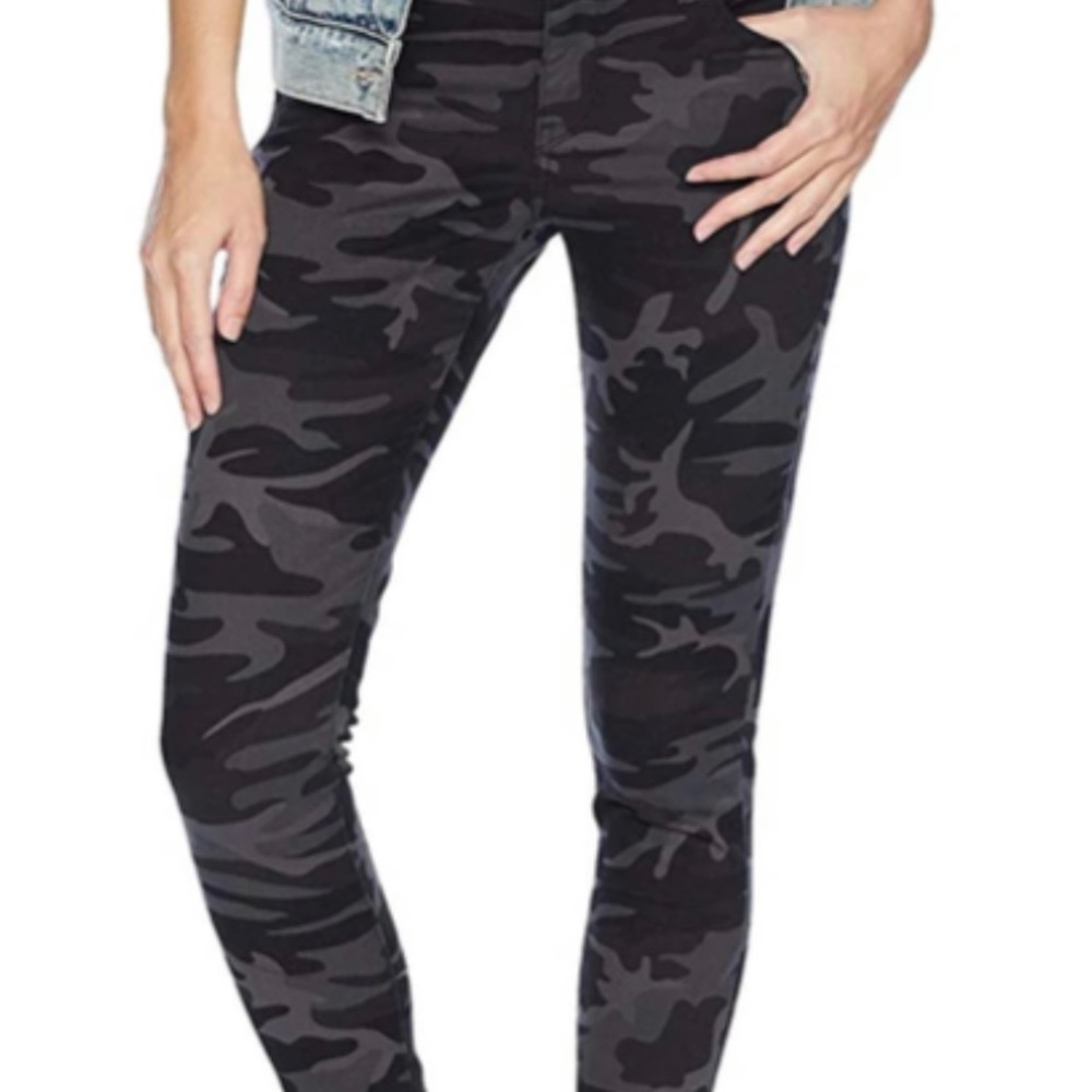 Levi Women’s 711 Skinny Ankle Jeans